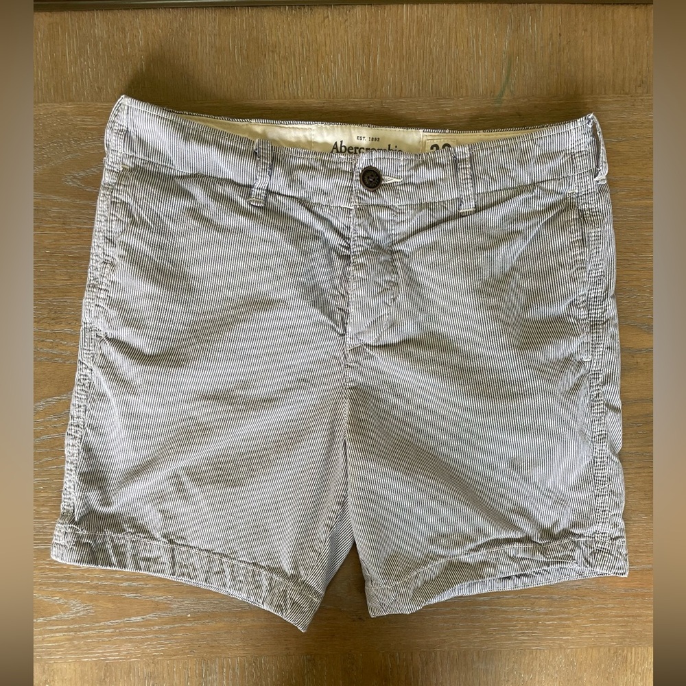 Abercrombie & Fitch Classic, Preppy Shorts Mens Size: 32, Striped , Button Fly